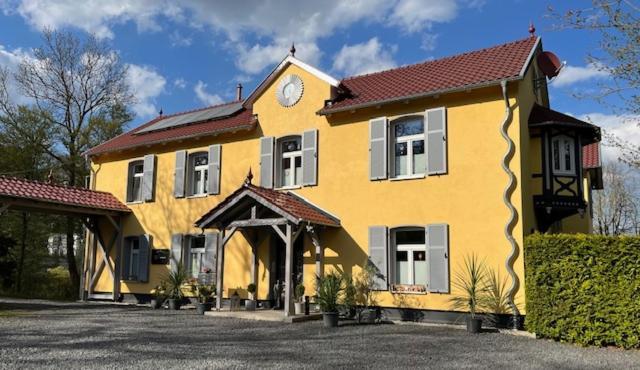 Haus Eveline - Ferienwohnungen Unterhalb Der Wartburg - Eisenach Dış mekan fotoğraf
